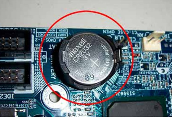 Tháo pin CMOS để đưa thiết bị về cài đặt gốc