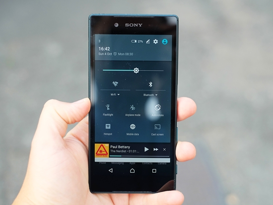 Sony Z5 khong len man hinh