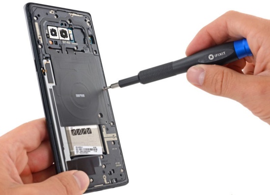 Samsung Note 8 bi sap nguon