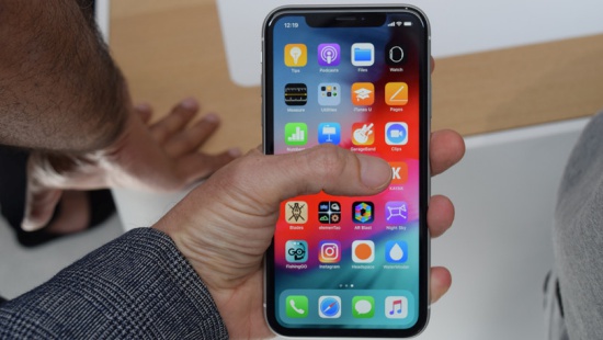 Thay màn hình iPhone XR uy tín với chất lượng tốt thay màn hình iPhone XR