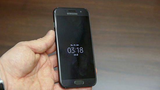 Samsung A3 bị đen màn hình