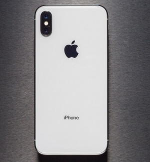 thay-mat-kinh-sau-iPhone-X-2-0-1