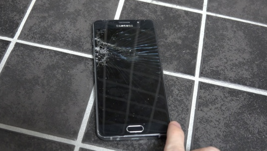 Thay mặt kính hay màn hình Samsung A5 2017 khi bị vỡ màn hình