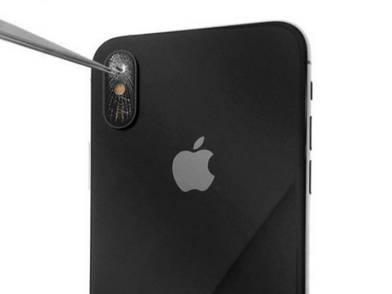 Kính camera iPhone XS Max dễ bị hư hỏng bởi những tác động bên ngoài