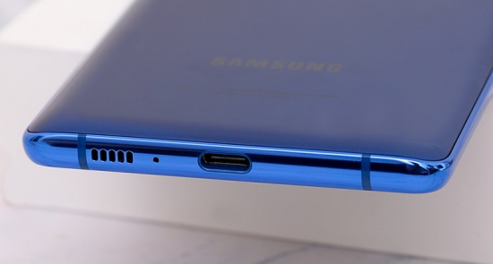 Samsung S10 Lite sở hữu pin trâu