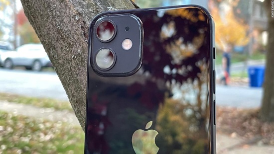 Camera sau iPhone 12 Mini là bộ phận dễ bị hư hỏng Camera sau iPhone 12 Mini dễ bị hư hỏng