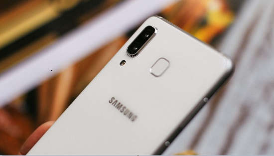Samsung A8 Star là điện thoại đang được nhiều người sử dụng