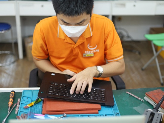 Kỹ thuật viên laptop lành nghề