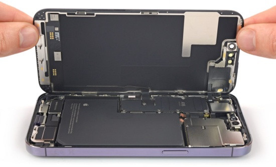 thay màn hình iPhone 15 Pro