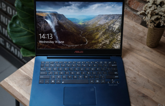 Nguyên nhân khiến màn hình laptop Asus Zenbook UX430UA bị xuống cấp
