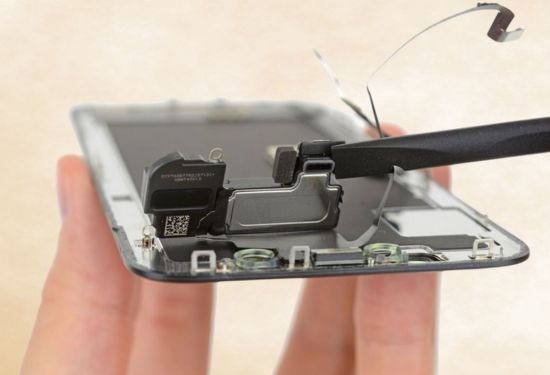 Quy trình thay loa điện thoại iPhone quận 12 tại FASTCARE