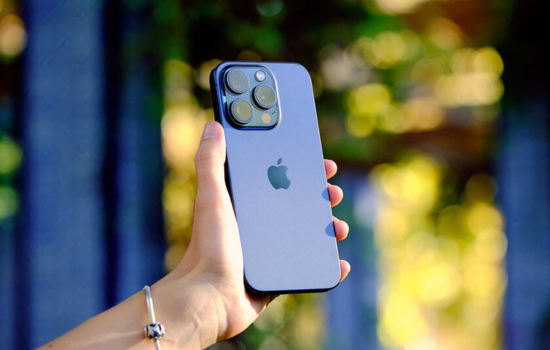 Tại sao bạn nên chọn thay pin iPhone quận 1 tại FASTCARE