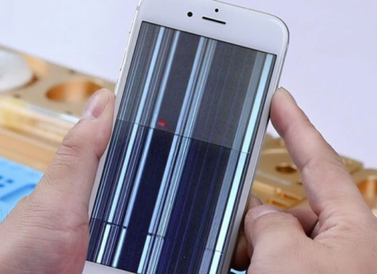 Thay màn hình iPhone quận 1 lỗi kẻ sọc Thay màn hình iPhone quận 1 lỗi kẻ sọc