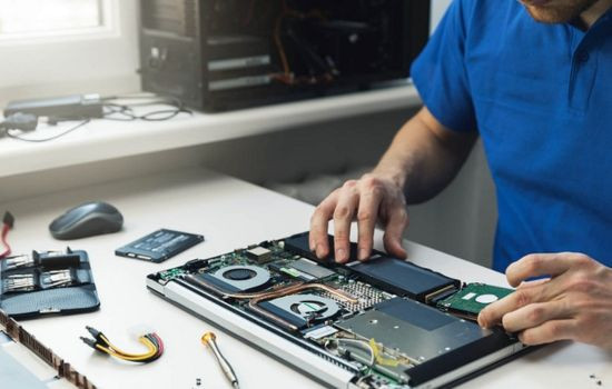 Khắc phục laptop bị màn hình đen bằng cách vệ sinh máy Khắc phục laptop bị màn hình đen bằng cách vệ sinh máy