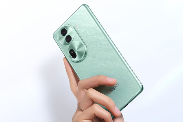 Khi nào cần thay kính camera Oppo Reno11