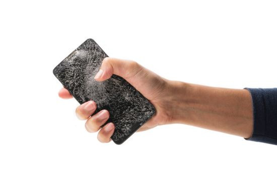 Trường hợp nào bạn cần thay mặt kính Samsung quận 6