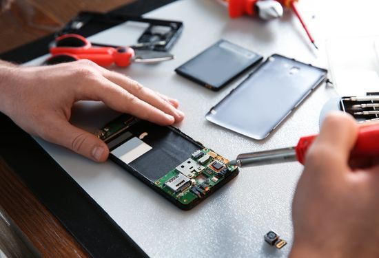 quy trình thay loa điện thoại Xiaomi tại FASTCARE