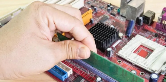 Cách 4: Khắc phục lỗi do vấn đề phần cứng: RAM, pin CMOS Cách 4: Khắc phục lỗi do vấn đề phần cứng: RAM, pin CMOS