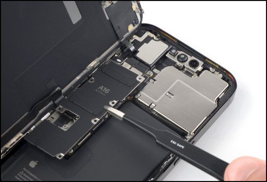 Dấu hiệu và nơi thay loa iPhone Quận 9 uy tín