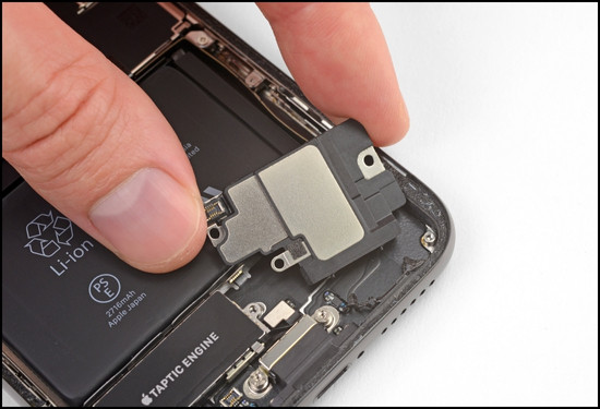 thay-loa-iphone-quan-3-gan-toi.jpg
