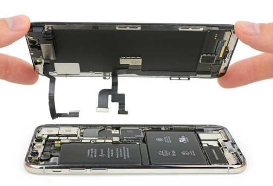 Thay màn hình iPhone có bị mất True Tone không?