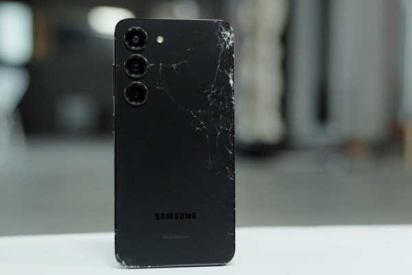 Thay nắp lưng Samsung S23