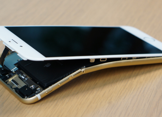 thay vỏ iPhone quận Tân Phú bị cong vênh