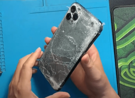 Thay vỏ iPhone quận Thủ Đức bị vỡ nát Thay vỏ iPhone quận Thủ Đức bị vỡ nát