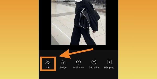 Cách cắt video trên điện thoại Android bước 2 Cách cắt video trên điện thoại Android bước 2