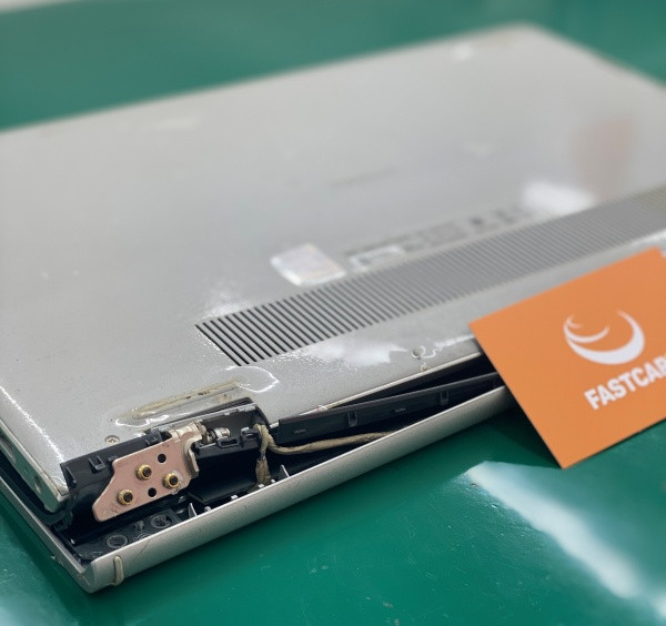 Dấu hiệu bản lề laptop bị hư hỏng