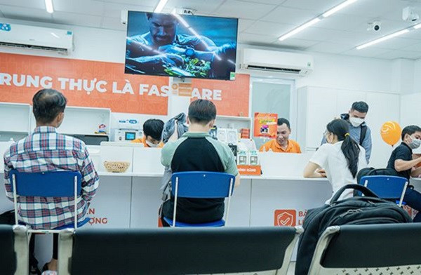 Địa chỉ thay camera sau Samsung S24 Plus uy tín FASTCARE
