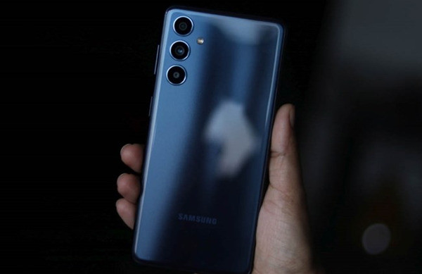 Khi nào cần thay loa ngoài Samsung M54