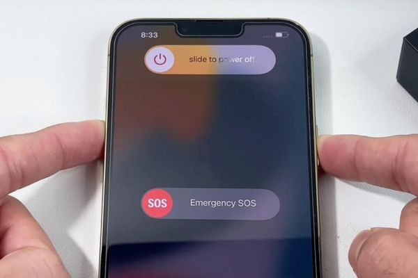 Khởi động lại iPhone