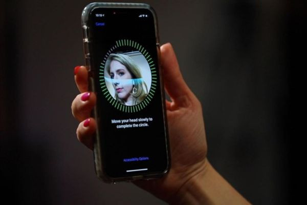 Mở khóa iPhone bằng Face ID hoặc Touch ID