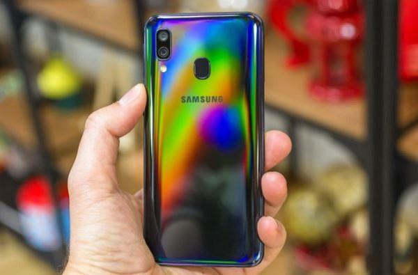 Thay nắp lưng Samsung A40