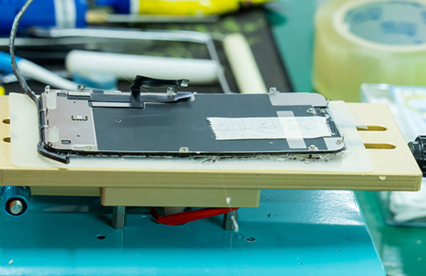 Thay mặt kinh Samsung M31