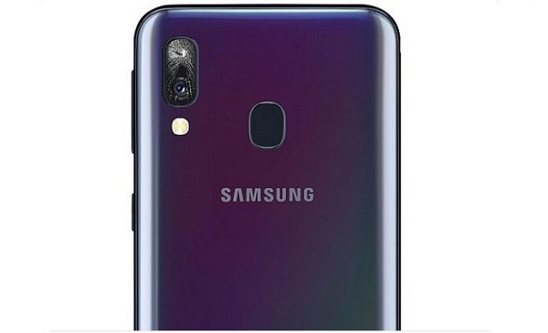 Thay camera sau Samsung A40 nhanh chóng