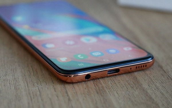 Thay loa ngoài Samsung A40 nhanh chóng