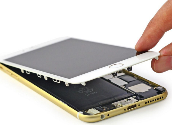 thay màn hình iPhone quận 2