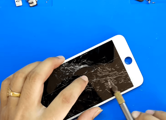 Thay mặt kính iPhone quận 11
