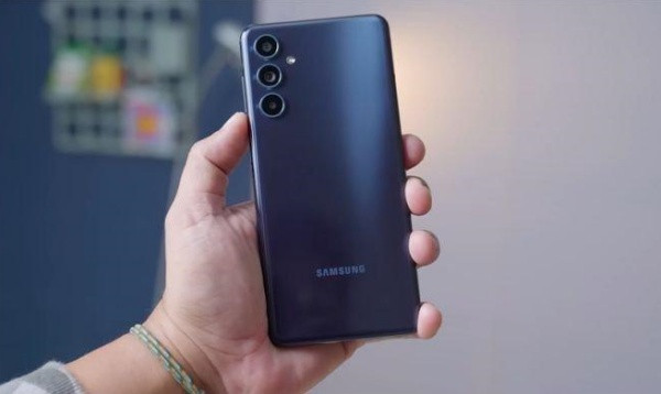 Thay nắp sau Samsung m54