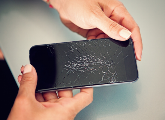 thời điểm cần thay mặt kính iPhone quận Tân Bình