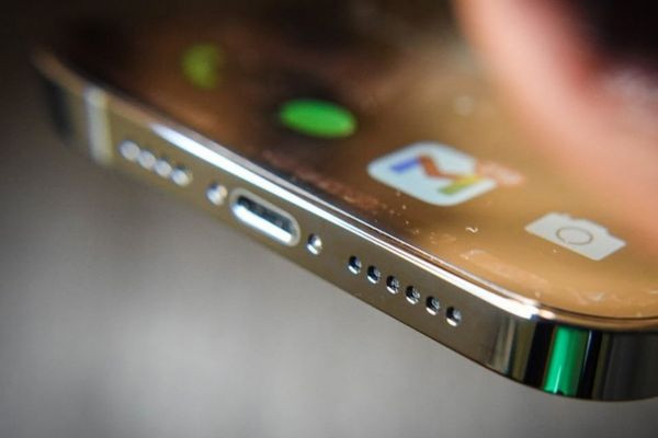 Vì sao micro iPhone không hoạt động