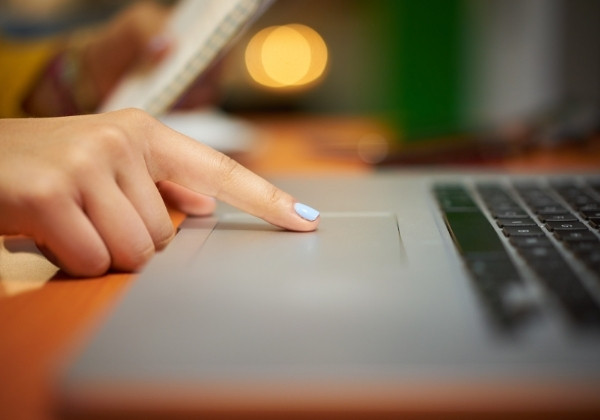 Cách bật tắt Trackpad trên Macbook siêu đơn giản