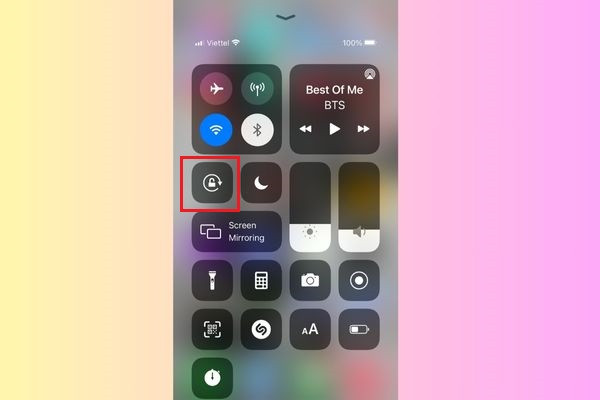 Cách tắt tự xoay màn hình iPhone qua Trung tâm điều khiển bước 2.2 Cách tắt tự xoay màn hình iPhone qua Trung tâm điều khiển bước 2.2