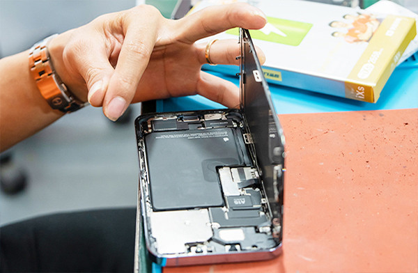 Thay nắp lưng Samsung M23