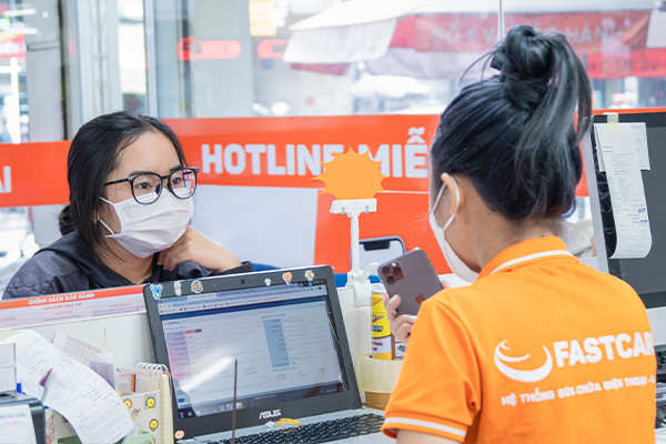 Ép kính Xiaomi Redmi A3 tận tâm ở FASTCARE Ép kính Xiaomi Redmi A3 tận tâm ở FASTCARE