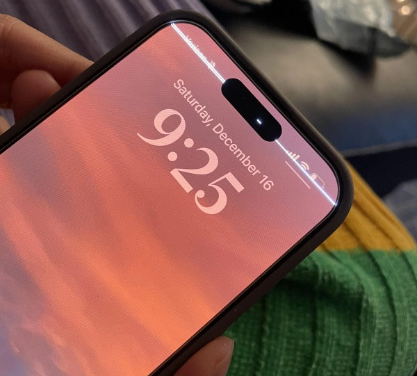 iPhone 15 Pro Max nhấp nháy màn hình