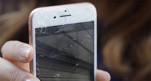 Khi nào cần thay mặt kính iPhone 8 Khi nào cần thay mặt kính iPhone 8