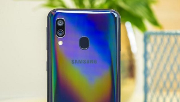 Thay kính camera Samsung A40